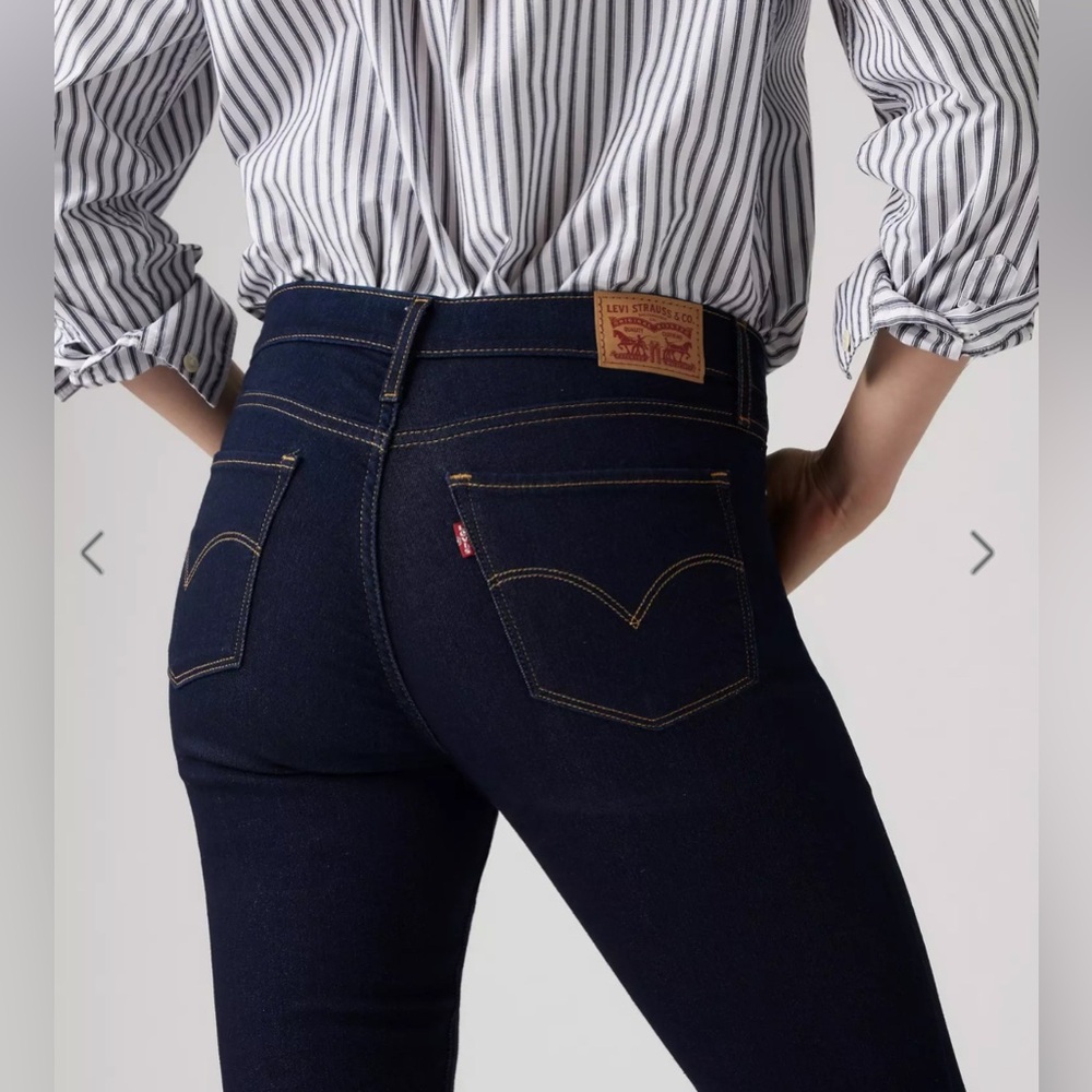 NWOT LEVI'S 312 Shaping Slim Women's Jeans, Size 32" x Length 30"